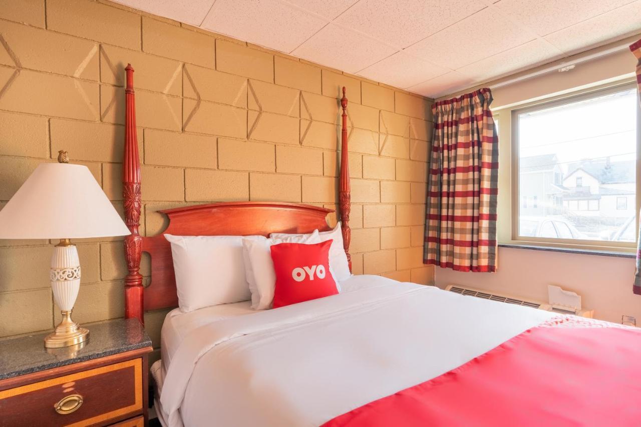 Oyo Hotel Malden Ma Broadway Exteriör bild